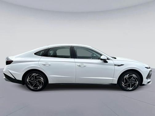 2026 Hyundai SONATA SEL