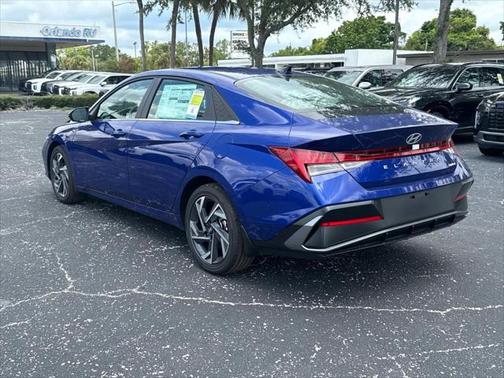 2025 Hyundai ELANTRA Limited