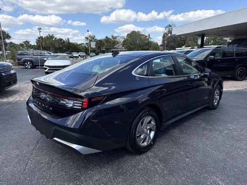 Carbon Blue 2026 Hyundai SONATA SE