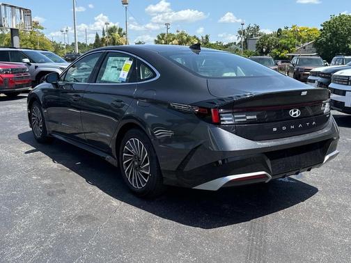 2025 Hyundai SONATA Hybrid SE