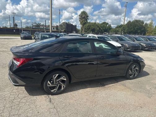 2025 Hyundai ELANTRA HEV SEL Sport