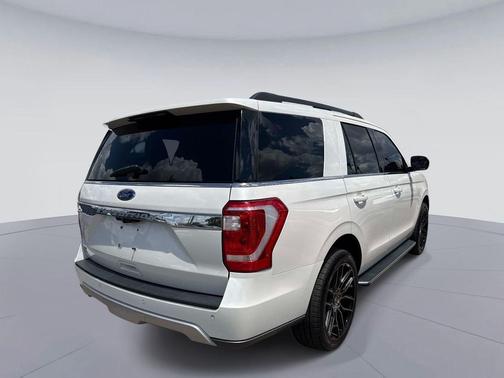 White Platinum Metallic Tri-Coat 2019 Ford Expedition XLT