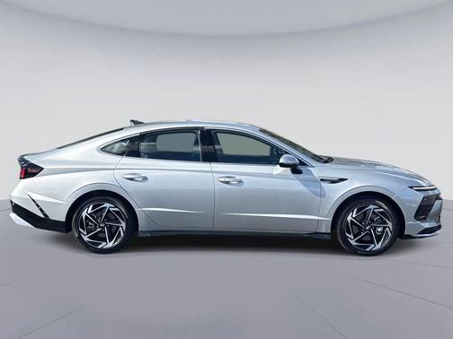 2026 Hyundai SONATA SEL