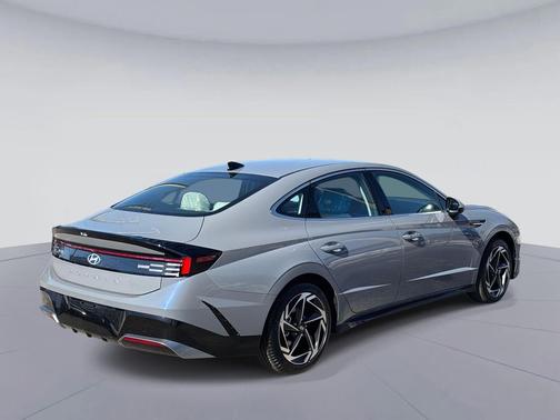 2026 Hyundai SONATA SEL