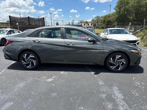 2025 Hyundai ELANTRA SEL