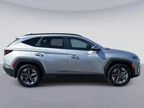 Shimmering Silver 2026 Hyundai TUCSON SEL