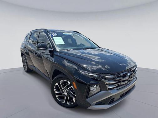 Phantom Black 2025 Hyundai TUCSON Limited