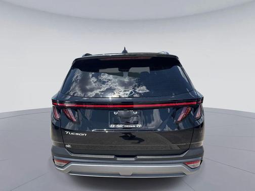 Phantom Black 2025 Hyundai TUCSON Limited
