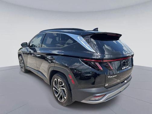 Phantom Black 2025 Hyundai TUCSON Limited