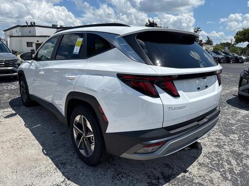 2025 Hyundai TUCSON SEL