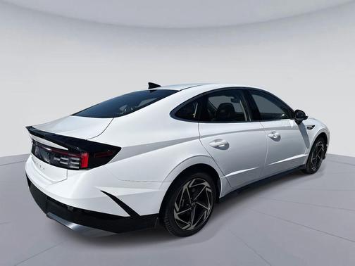 2026 Hyundai SONATA SEL