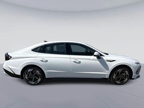 2026 Hyundai SONATA SEL