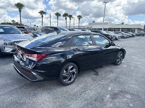 2025 Hyundai ELANTRA HEV SEL Sport