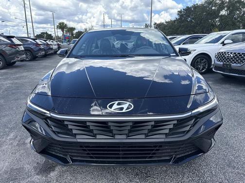 2025 Hyundai ELANTRA HEV SEL Sport