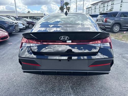 2025 Hyundai ELANTRA HEV SEL Sport