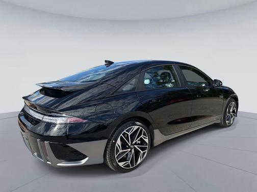 2025 Hyundai IONIQ 6 SEL