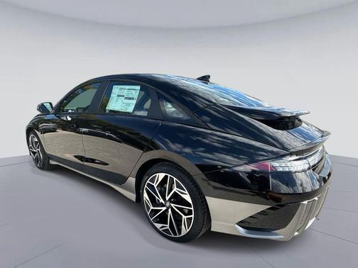 2025 Hyundai IONIQ 6 SEL