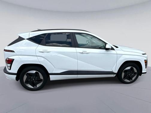 Atlas White 2024 Hyundai KONA EV SEL