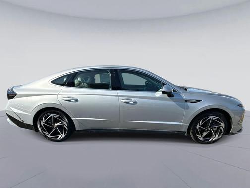 2026 Hyundai SONATA SEL