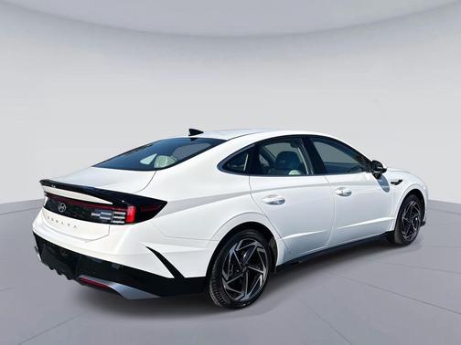 2026 Hyundai SONATA SEL