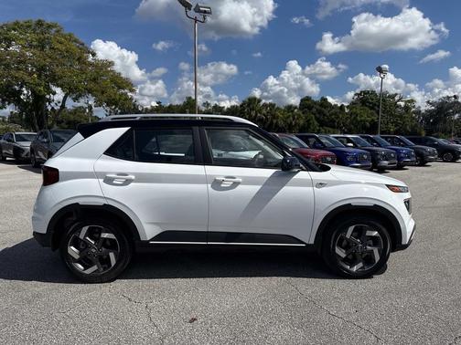 2025 Hyundai VENUE Limited