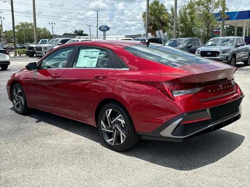 2025 Hyundai ELANTRA SEL