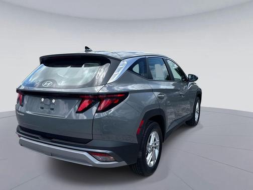 Hampton Gray 2026 Hyundai TUCSON SE