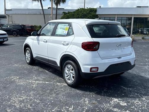 2025 Hyundai VENUE SE