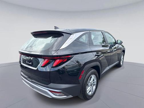 Phantom Black 2026 Hyundai TUCSON SE