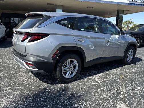 2026 Hyundai TUCSON SE