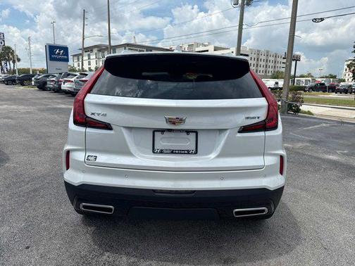 2024 Cadillac XT4 Premium Luxury