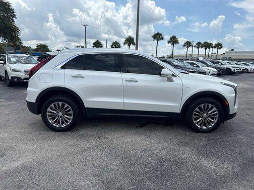 2024 Cadillac XT4 Premium Luxury