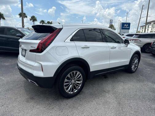 2024 Cadillac XT4 Premium Luxury