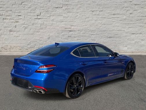 2023 Genesis G70 2.0T RWD