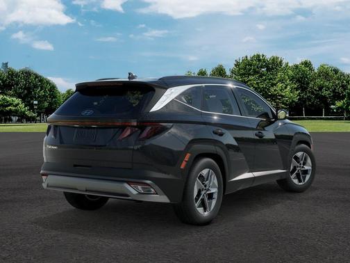 Phantom Black 2026 Hyundai TUCSON SEL Premium