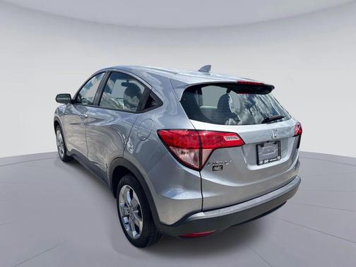 Lunar Silver Metallic 2018 Honda HR-V LX