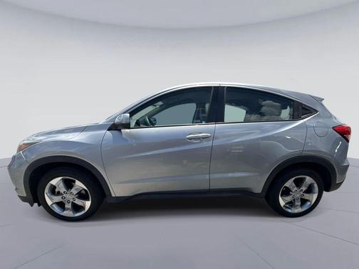 Lunar Silver Metallic 2018 Honda HR-V LX