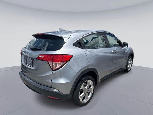 Lunar Silver Metallic 2018 Honda HR-V LX
