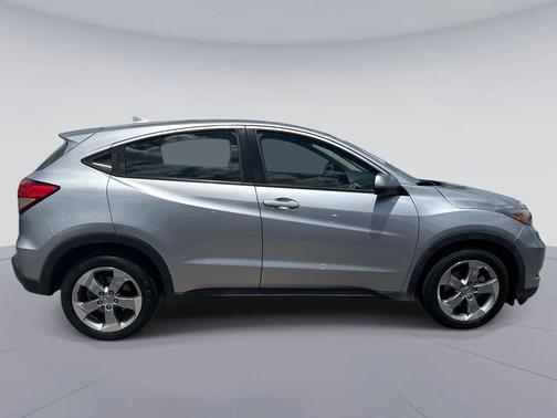 Lunar Silver Metallic 2018 Honda HR-V LX