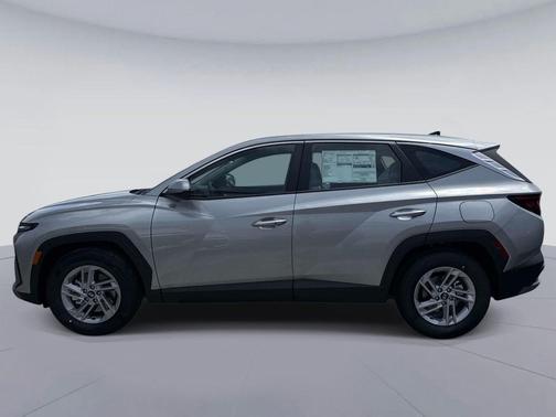 Shimmering Silver 2026 Hyundai TUCSON SE