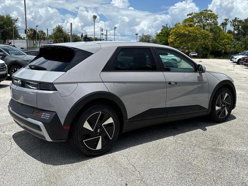 2025 Hyundai IONIQ 5 SE