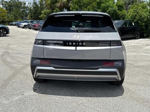 2025 Hyundai IONIQ 5 SE
