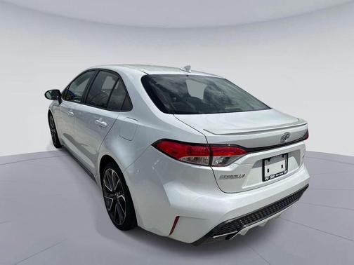 Wind Chill Pearl 2022 Toyota Corolla SE