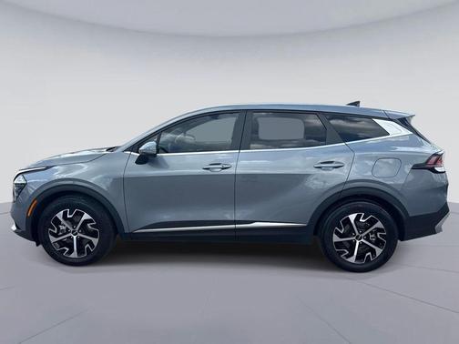Everlasting Silver 2025 Kia Sportage EX