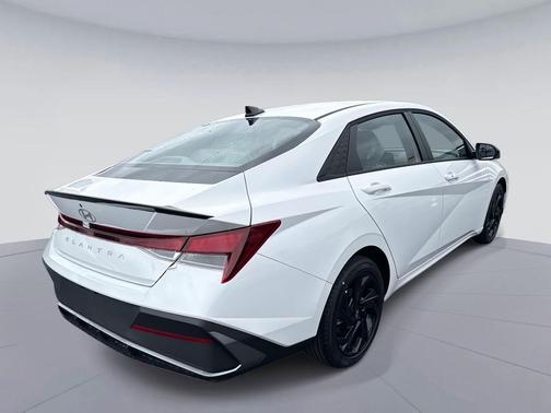 2026 Hyundai ELANTRA Sport