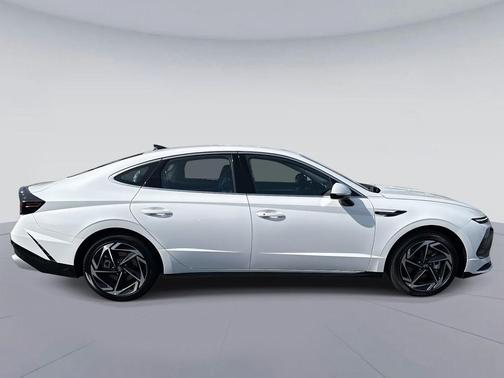 2026 Hyundai SONATA SEL