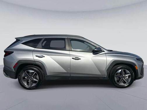 Shimmering Silver 2025 Hyundai TUCSON SEL