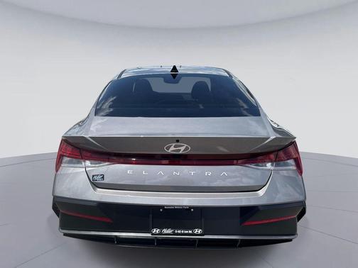 Fluid Metal 2024 Hyundai ELANTRA SEL