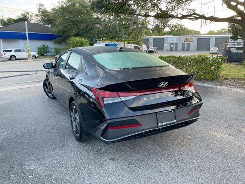 2025 Hyundai ELANTRA Sport