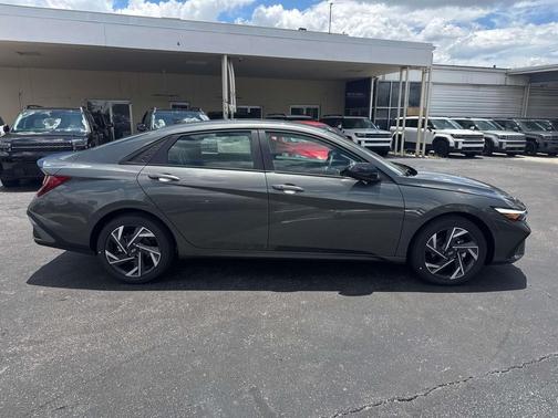 2025 Hyundai ELANTRA Sport